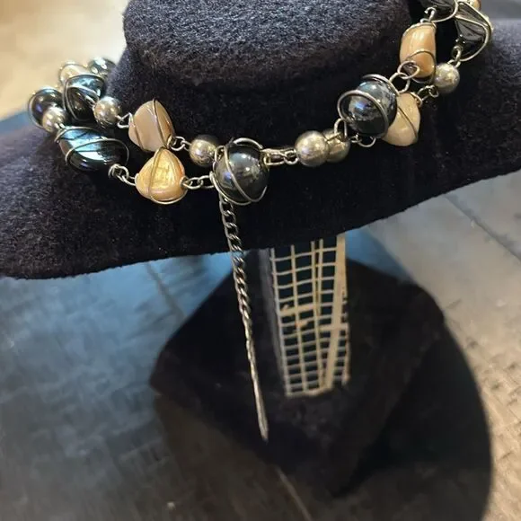 Vintage Caged Glass Bead Odd Shapes Long Black & Cream Silverstone Necklace​ - Picture 5 of 9